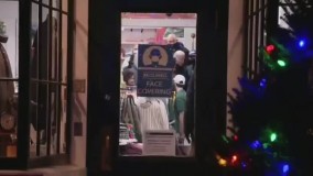 گاف بایدن در کنار پوستر ماسک بزنید !