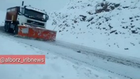 بارش زیبای برف در جاده طالقان به هشتگرد