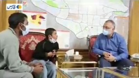 شهردار تهران از کودک کار  کتک‌ خورده دلجویی کرد