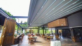 زیباترین سایبان برقی حیاط کافه رستوران