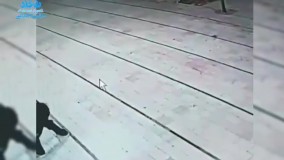 دزد کفش نمازگزاران را اینجوری برد !