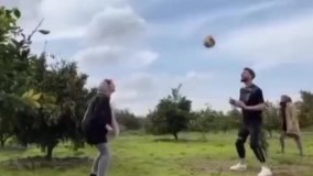 تمرین هِدزنی ستاره پرسپولیس با همسرش