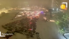 درخت کریسمس ساخته شده با صدها خودرو !