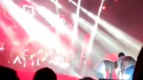 خواننده های «‎ماکان بند» با تابوت روی صحنه آورده شدند