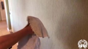 تمیز کردن کاغذ دیواری با نوشابه