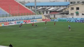 صحنه خطای مشکوک به پنالتی که دادِ سایپا را درآورد