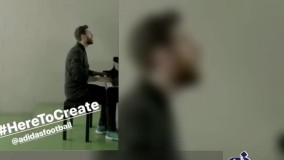 پیانو زدن مسی برای اولین بار مقابل دوربین