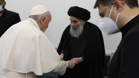 لحظه خداحافظی ایت الله سیستانی با پاپ فرانسیس