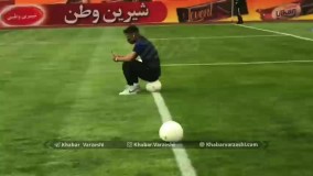 حضور مهدی قایدی در زمین پیش از شروع دیدار پرسپولیس - استقلال