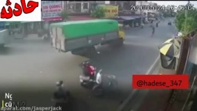 درنقطه کور کامیون قرار نگیرید.