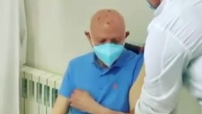 دکتر الهی قمشه ای واکسن دریافت کرد