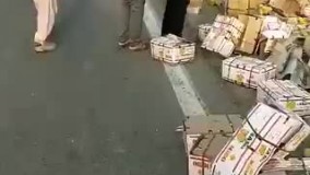 چپ کردن کامیون حامل انبه در سیستان