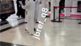 صف طولانی اماراتی‌ها برای خرید تویوتا لندکروز جدید