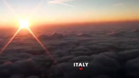 پرواز کردن خانه‌ ای با بادکنک‌ های بزرگ