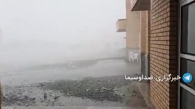 در اوج گرمای تابستانی روی داد : بارش شدید باران و تگرگ در کهنوج