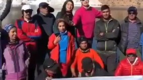 حضور خرس قهوه ای در قله سبلان در کنار کوهنوردان