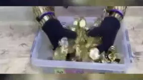 ساخت یک میز خاص با ۶٨ ساعت طلای لوکس!