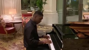 تلاش کلارنس سیدورف برای نواختن پیانو
