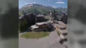 پرواز «مرد پرنده» بر فراز استراحتگاه کوهستانی فرانسه