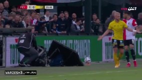 کمک علیرضا جهانبخش به فیلمبردار مسابقه