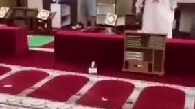 اذان گفتن با شلوارک و زیرپوش در کویت