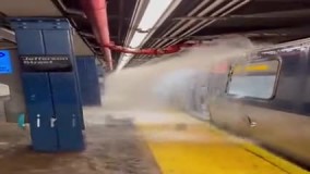 تصاویری از وقوع سیل در ایستگاه متروی نیویورک