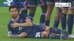 مسی را حین مسابقه در حال استراحت ببینید