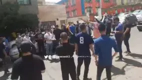 تجمع هواداران استقلال به مقابل باشگاه کشیده شد