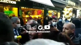 اجرای اختصاصی خواننده خیابانی در استانبول برای احمدی‌ نژاد