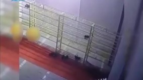 سرقت خونسردانه کفش نمازگزاران در مسجد