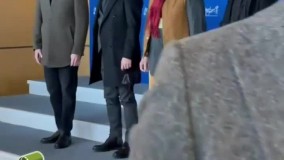 رونمایی از فرش فیروزه‌ای به جای فرش قرمز در فجر !