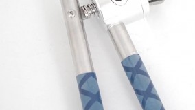 دستگاه درب بند ادکلن دستی