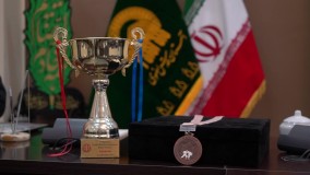 اهدای مدال های جهانی و آسیایی کاراته کار کرمانشاهی به موزه آستان قدس رضوی
