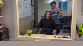 سیاوش یزدانی در آرایشگاه برای اصلاح موی سر !