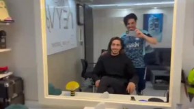 سیاوش یزدانی در آرایشگاه برای کچل کردن !