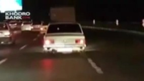 رونمایی یک راننده از امکانات ویژه پیکان وسط اتوبان تهران