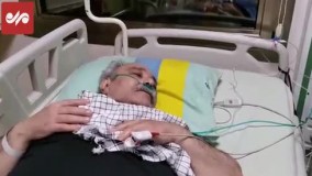 رهبر انقلاب چفیه‌ شان را به محمد کاسبی هدیه کردند