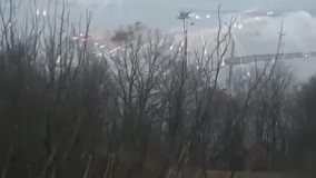 ویدئویی آخرالزمانی از حمله انبوهی از هلیکوپترهای روسیه به فرودگاه اوکراین