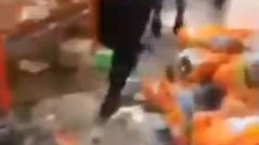 غارت وحشیانه مردم در اوکراین از فروشگاه‌ها