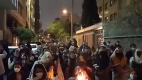 قاشق‌زنی بعد از چهارشنبه‌ سوری در ‏محله سنایی