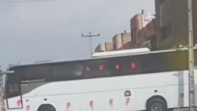 اتوبوس ماشین عروس در خیابان‌ های زاهدان