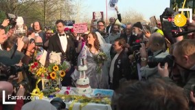 جولیان آسانژ با وکیلش در زندان ازدواج کرد