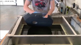 هیدروگرافیک خودرو-چاپ هیدروگرافیک فیبر کربن روی کاور موتور خودرو