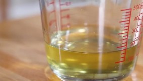 سازی بدون قالب-شمع سازی در خانه-آموزش شمع سازی-رنگ آمیزی پارافین به روش های مختلف