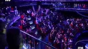 موتورسواری خطرناک دو کودک روی دیوار مرگ