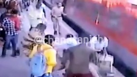 نجات معجزه‌آسای مسافر قطار از مرگ حتمی