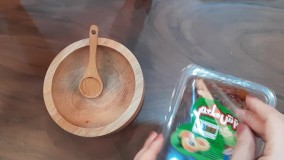 برگه زردآلو ظرفی ترش طعم