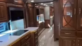 اتوبوس لوکس با امکانات یک خانه مجلل
