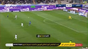 صحنه اخراج مدافع خارجی استقلال در مقابل پیکان