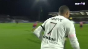 شیطنت امباپه با داور در زمین